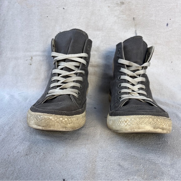 Converse Classic High-Top Canvas Sneakers in Gray with White Logo and Laces - Picture 4 of 10